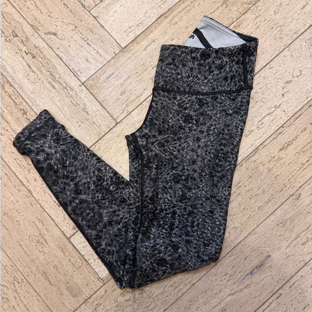 Stylish Black Patterned Leggings